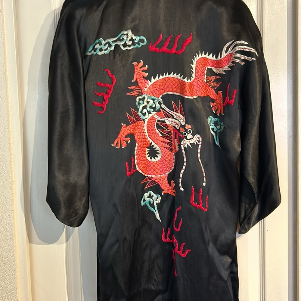 Black Satin Embroidered Chinese Dragon Robe *Amazing* - Unisex. - Picture 10 of 14
